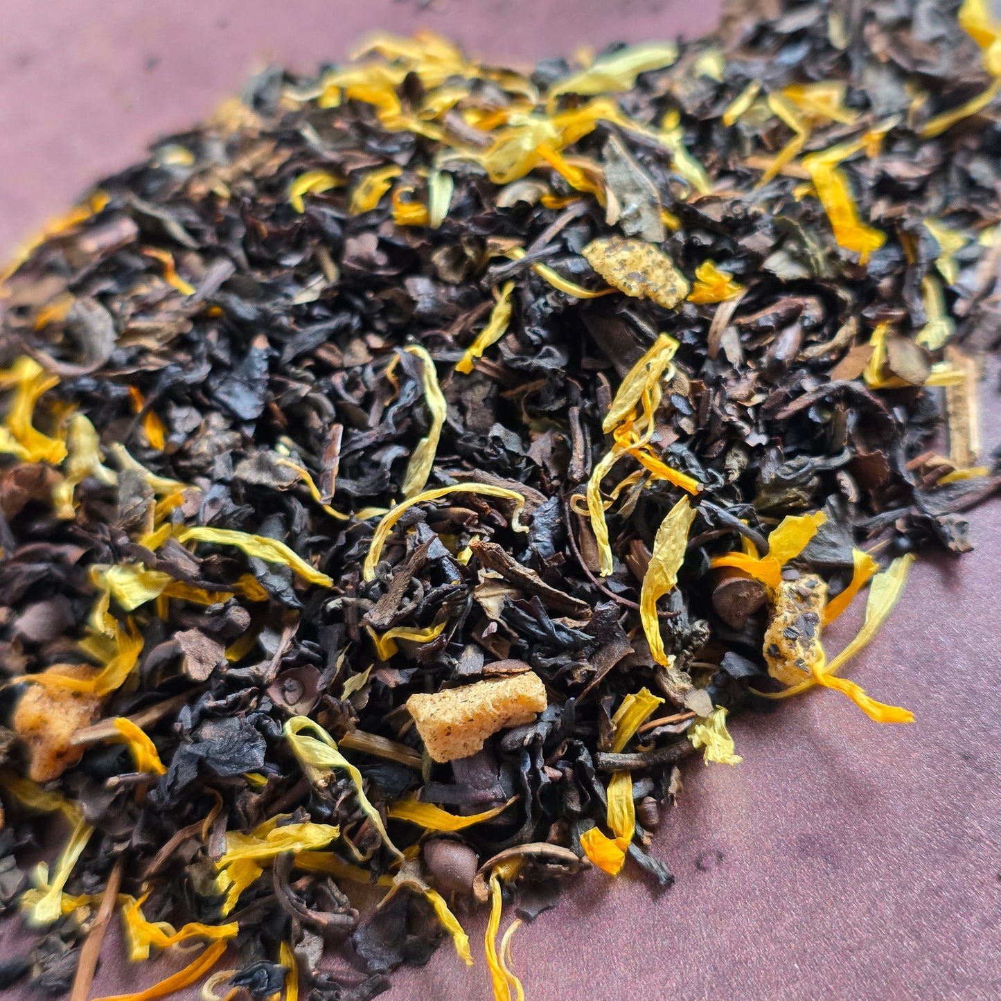 Peach Oolong Smooth Oolong tea with Real Peach Pieces