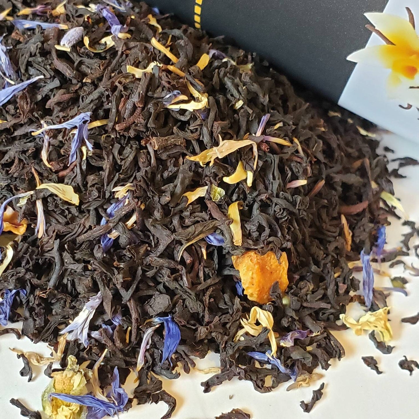 Creamy Earl Grey Black Loose Tea flavored with real Vanilla Beans